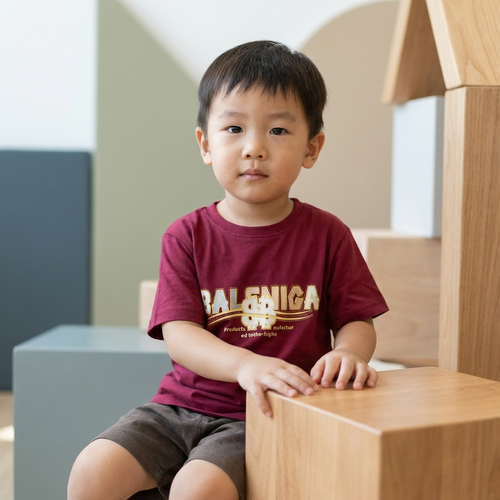 Baleniga 88 Kids T-Shirt Maroon – Toddler boy sitting, lifestyle shot